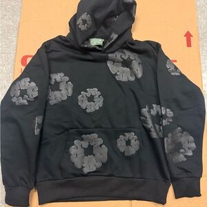 Black & Grey
Denim Tear Hoodie - Streetwear
Style | Unisex